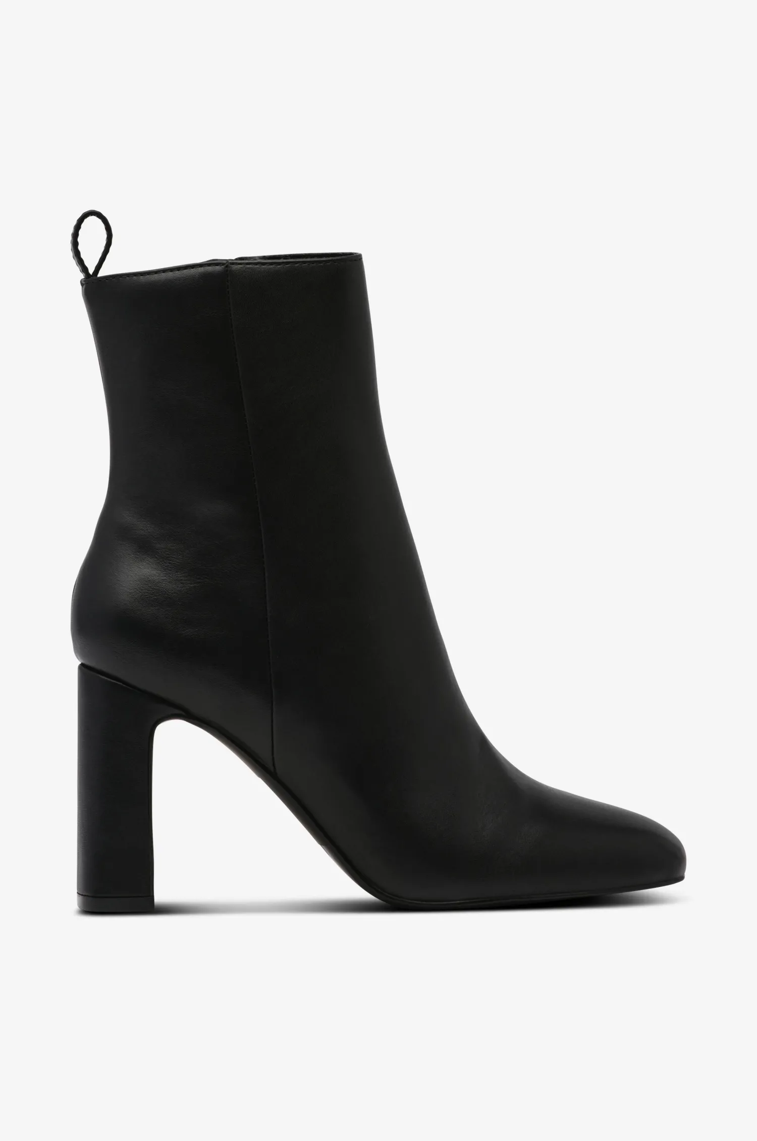 Dam Steve Madden Boots Adelisa Bootie