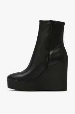 Dam Steve Madden Boots Jassy Bootie